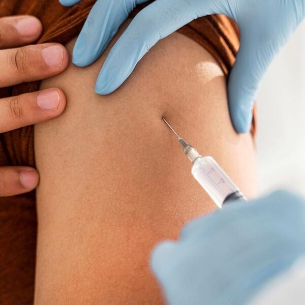 DIREKTOR MODERNE: Vakcine manje efikasne protiv soja omikron