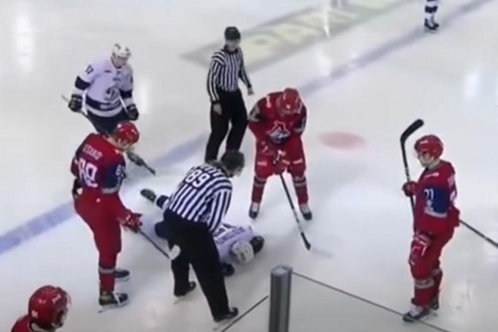 OGROMNA TRAGEDIJA U RUSIJI: Hokejaša pogodio pak u glavu i usmrtio ga!