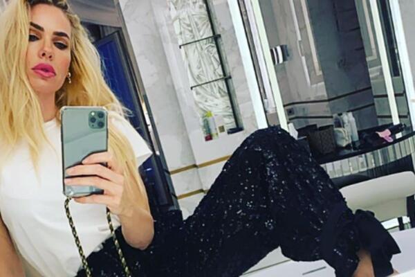 IMA 30 I KUSUR, A I DALJE JE ŽELE: Totijeva žena otkrila šta je zaslužno za njen izgled!