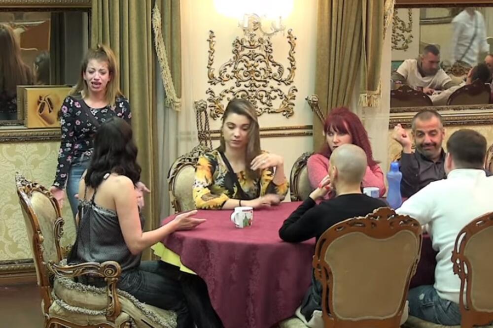 U PAROVIMA SVE PRŠTI OD TENZIJA: Izbegnut krvavi fizički sukob! (VIDEO)