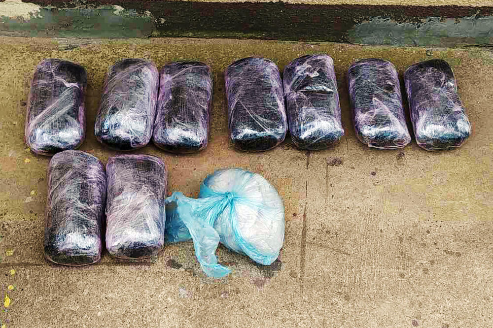 UHVAĆEN UKRAJINAC NA GRANIČNOM PRELAZU HORGOŠ: Policija u automobilu našla 18 kilograma droge!