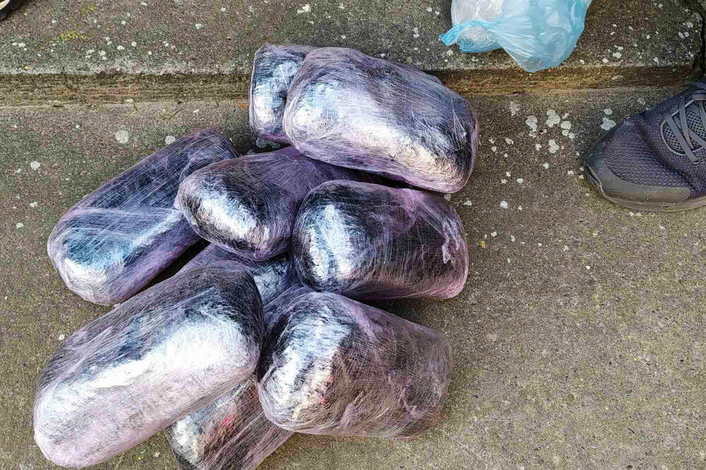 PALO HAPŠENJE U PANČEVU: Otkrivena garaža puna DROGE!