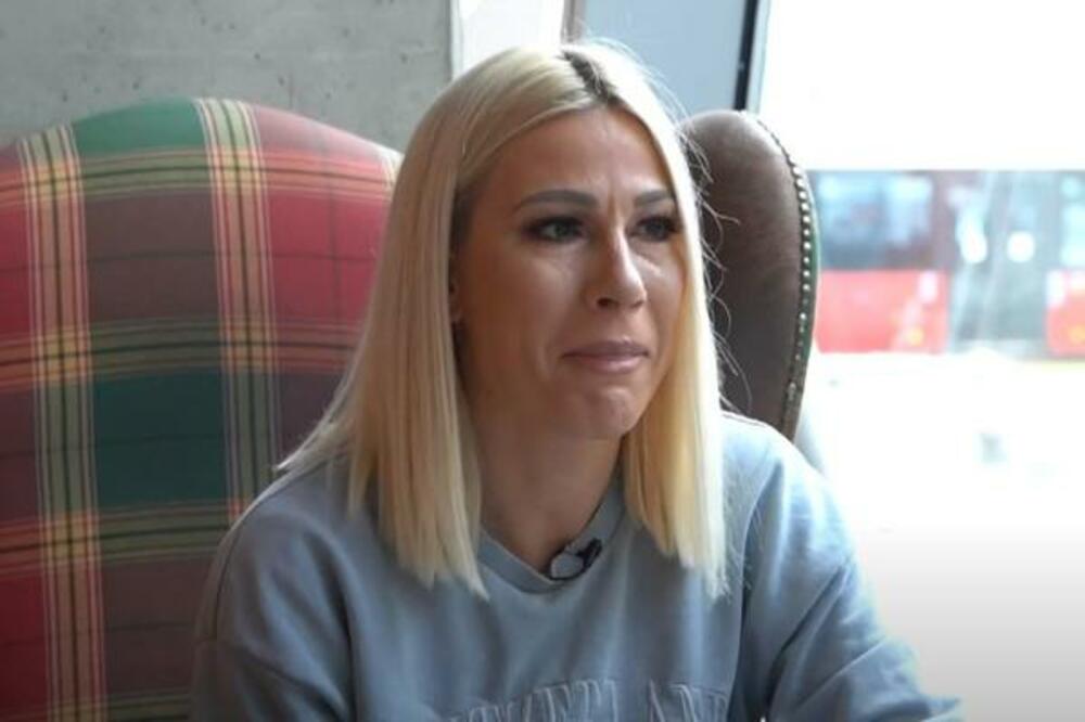 BOLNA ISPOVEST VESNE ĐOGANI LEDI KRV U VENAMA: Živela je u BEDI, majka ju je OSTAVILA U SIROTIŠTU, jecala od TUGE!