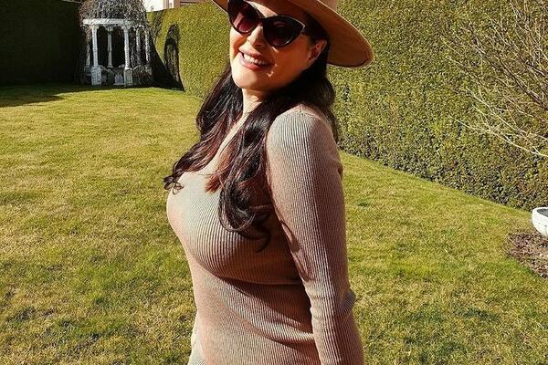 VAU! PESMA DRAGANE MIRKOVIĆ POSTALA HIT NA ZANZIBARU: Mali Afroamerikanci napravili žurku, pevačica se ODUŠEVILA!