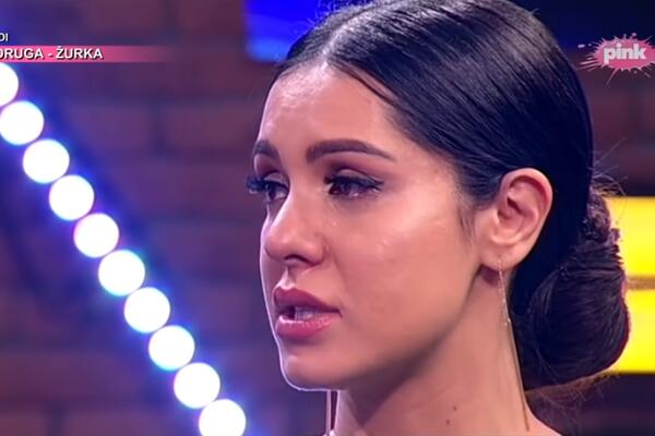 PRVA PESMA I OGROMAN BUM! Zbog "ZA MOJE DOBRO" Tanja Savić će večno pamtiti Marinu! (FOTO)