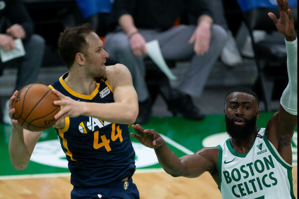 MIČITE OVOG ČOVEKA SA TERENA! Američki novinar surovo "opleo" po Bogdanoviću nakon loše partije