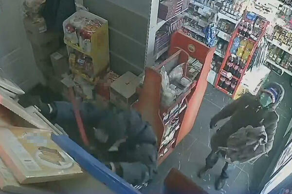 DRAMA NA ZVEZDARI! Policija sprečila veliku štetu, zatečena dvojica sa krmačama i pajserom! (FOTO)