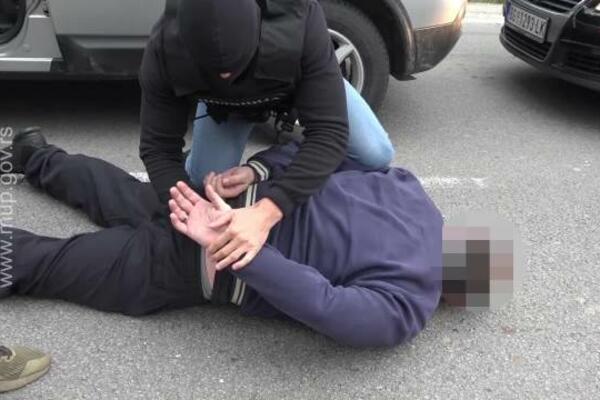 ZAPLENJENO 38 KILOGRAMA DROGE! Srpska policija nastavlja akciju "Gnev" (VIDEO)