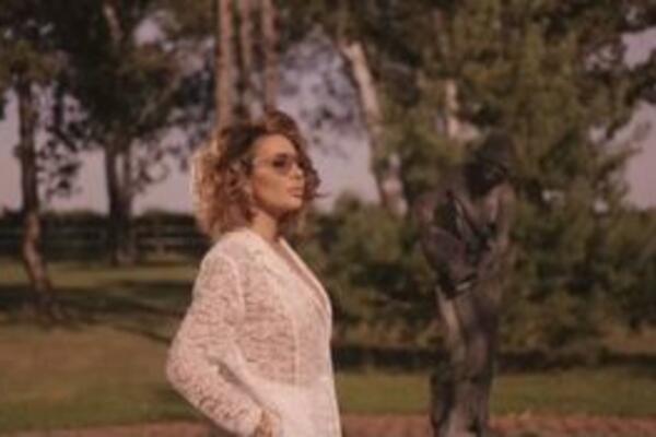 VRATILA SE STARA ANA KAKVU PAMTIMO! IZGRMELA NA PLAŽI U TIGRASTOM KUPAĆEM: Turci POLUDELI za njom! (VIDEO)