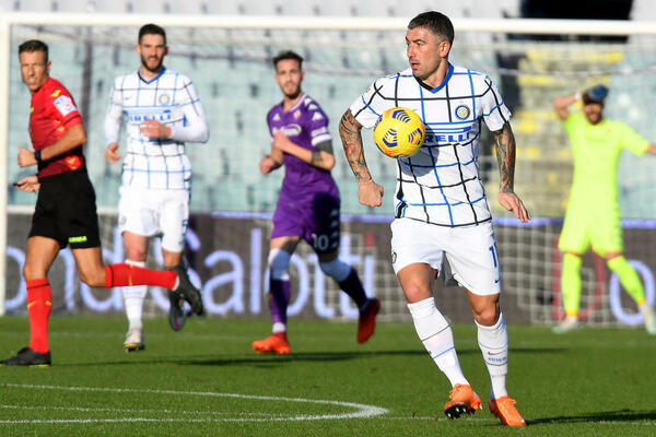 ZVEZDA DOBILA JOŠ JEDNU ŠANSU ZA KOLAROVA: Srpski fudbaler odbio punudu Bolonje!