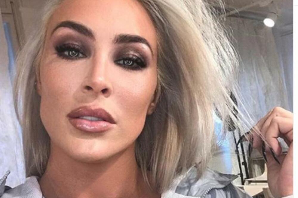 POPULARNA PEVAČICA SENIDAH OTKRILA ŠTA JOJ JE NAJVIŠE NEDOSTAJALO U DETINJSTVU! Bez toga se NE MOŽE!