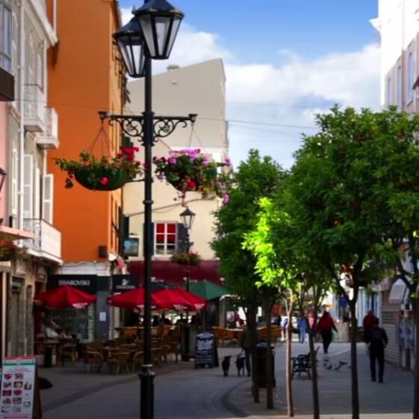 LJUDI, ALAL VERA: Poznato je koja država je vakcinisala SVE ODRASLE STANOVNIKE! (FOTO)