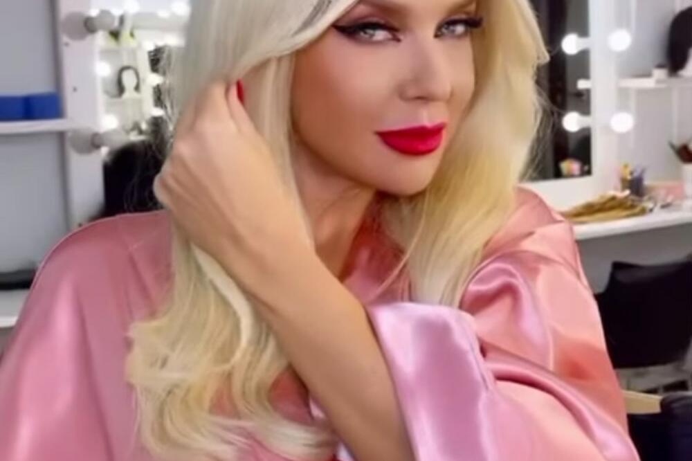 DOK MAMA RADI, TATA ČUVA BEBU! MAJA ŠUPUT PROGOVORILA O PRVIM DANIMA MAJČINSTVA: Sve joj ide od ruke!