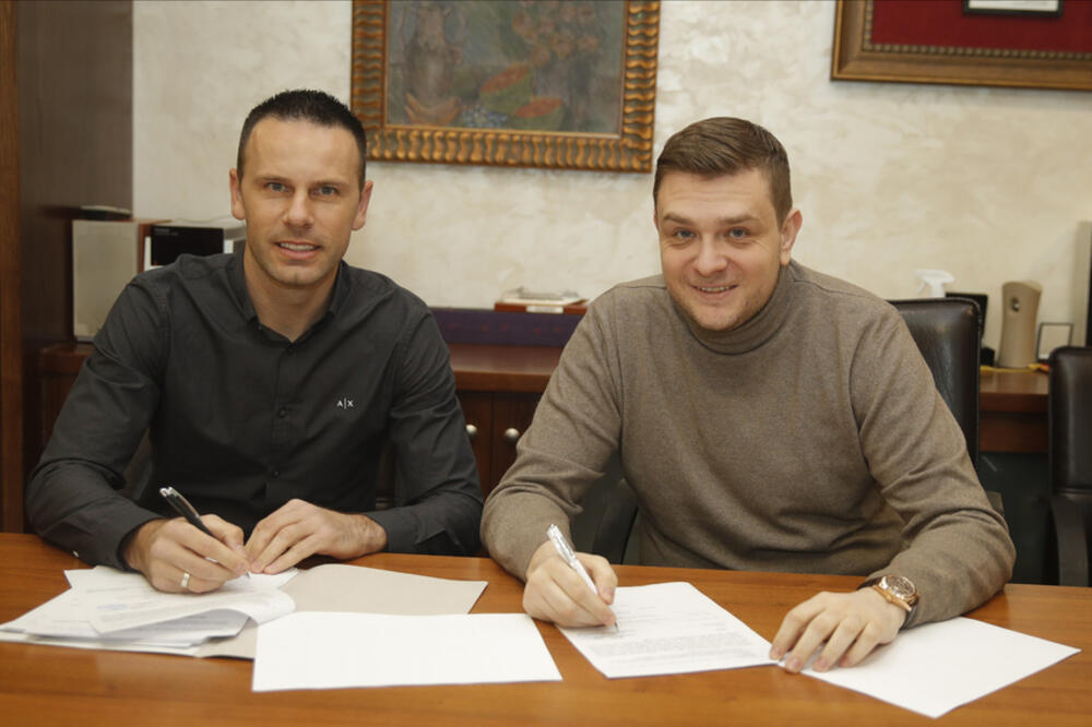 KAKO JE I NAJAVLJENO: Ostojić ostaje veran crno-belima - U mom slučaju zaista važi „strpljen-spašen!