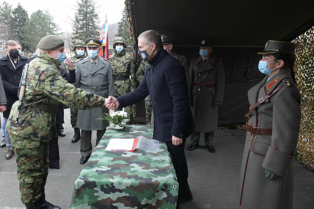 Ministar Stefanović: Onaj ko izabere da bude vojnik, zaslužuje posebno poštovanje!