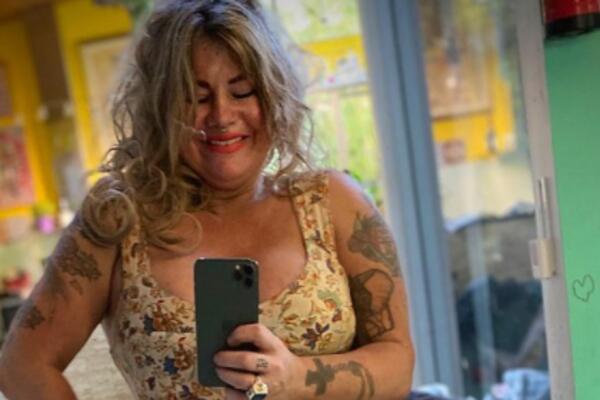 POSLE POLA 8 NISAM NIČIJI ROB! LEŽERNA MAMA PODELILA INTERNTET: Sedmoro dece jede rukama,uveče nije DOSTUPNA (FOTO)