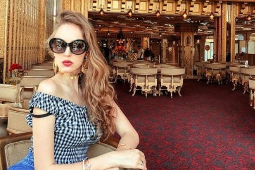 ULOŽILA ČITAVO BOGATSTVO U SVOJ DOM! Naša manekenka se udala za PALESTINSKOG BIZNISMENA, živi život iz BAJKE!