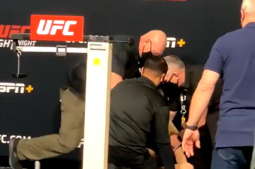 VIDELA KILOGRAME PA SE ODMAH ZATETURALA: MMA borac se onesvestila na merenju, hitno prebačena u bolnicu! (VIDEO)