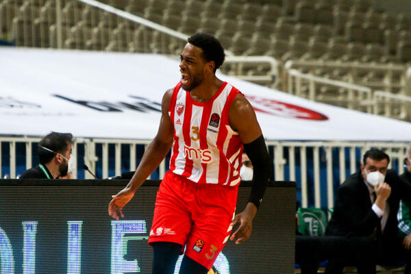 POBEDA ZVEZDE U ATINI: PAO pao posle strašne serije crveno-belih, Lojd blistao! (VIDEO)