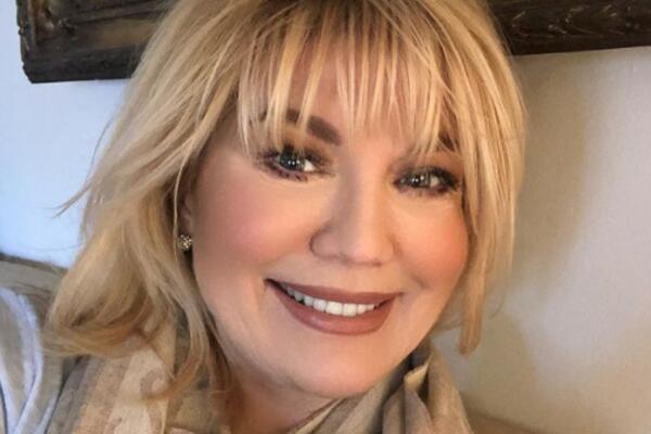 OVU HALJINU JE NOSILA NA PRVOM LOTO IZVLAČENJU: Suzana Mančić podelila RETKE fotografije iz mladosti! (FOTO)