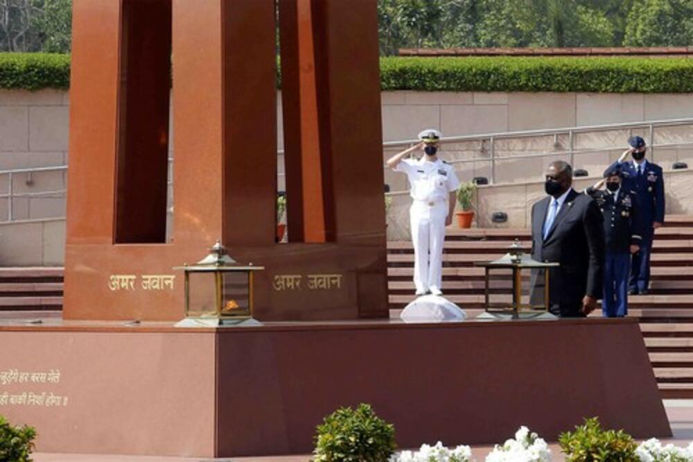 KLONITE SE RUSKE OPREME! Američki ministar odbrane u poseti Indiji bio i VIŠE NEGO JASAN