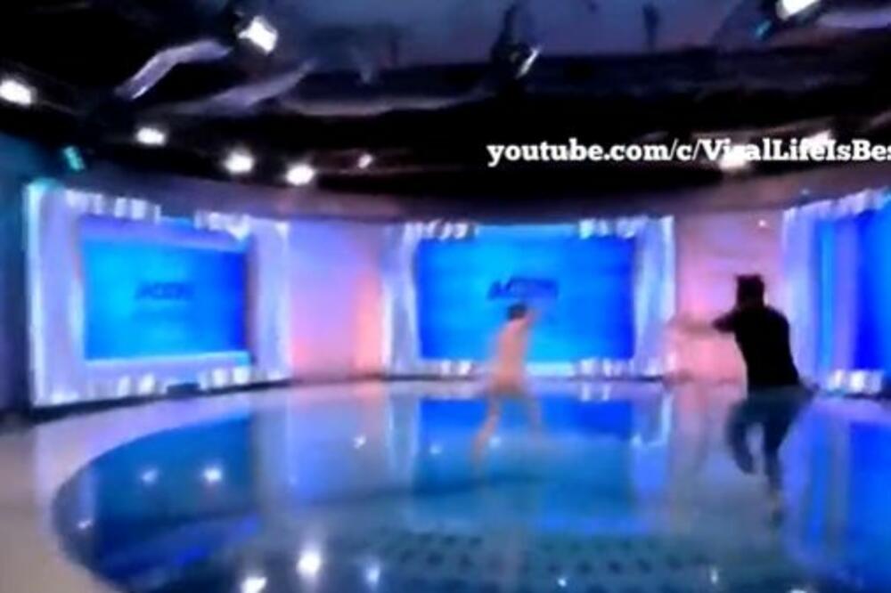 VELIKI INCIDENT NA TV A1 U PROGRAMU UŽIVO! Gola žena upala u studio i GAĐALA VODITELJKU CIGLOM (VIDEO)