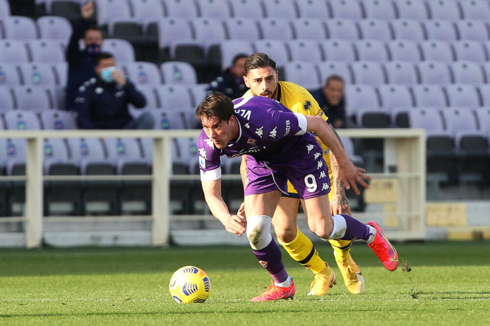 VLAHOVIĆ JE HTEO DA BUDE ZUBAR, ALI ONDA SE POJAVIO IVAN TOMIĆ: Zamalo da izgubimo najvećeg talenta!