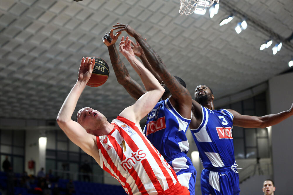 ZVEZDIN RASPAD U PODGORICI: Budućnost udavila crveno-bele u Morači! Jedva izbegnuta prava katastrofa!