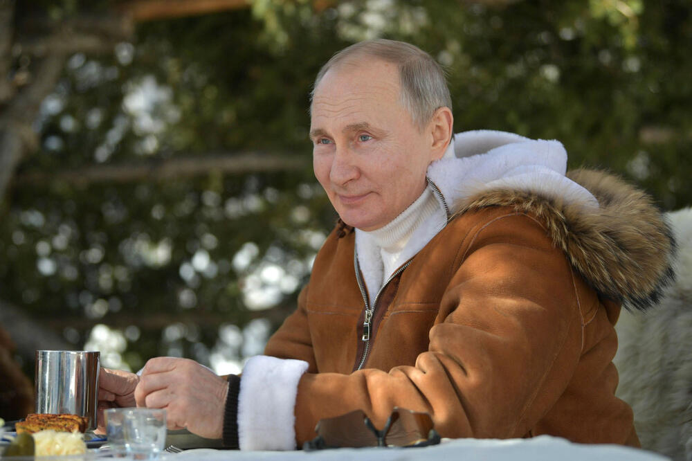 I DALJE MAMI UZDAHE: Vladimir Putin proglašen za NAJSEKSIPILNIJEG muškarca RUSIJE, niko ne može da mu parira!