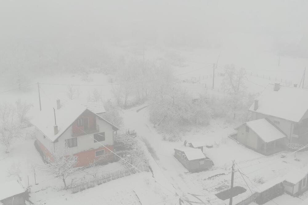 U NOVOJ VAROŠI HAOTIČNA SITUACIJA ZBOG VELIKOG SNEGA: Proglasiće vanrednu situaciju? (FOTO)