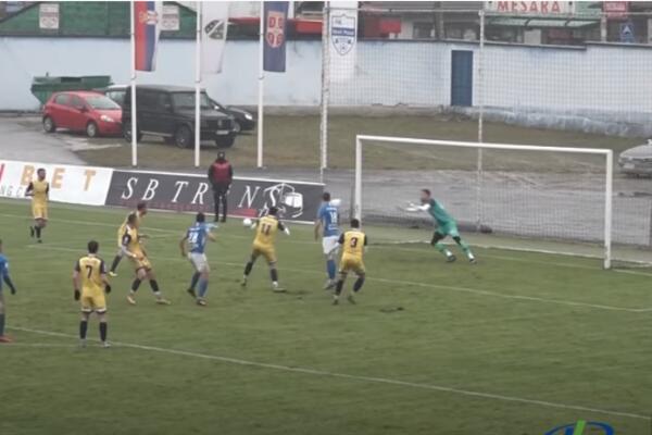 JOŠ JEDAN SUMNJIV MEČ U SUPERLIGI?! Da li vama deluje da se igrači sklanjaju da ih domaćin napuni 5:0?!