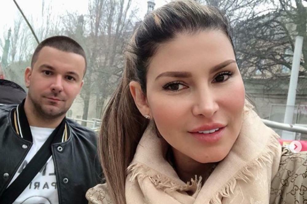 NAKON POGINUĆA STRAHINJE DEVOJKA SONJA UŽIVA NA PLANINI: Luduje na skijanju sa porodicom! (FOTO)