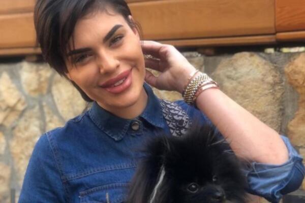 NAKON ŠTO JE MINA NAPUSTILA ZADRUGU SAČEKALE JE UŽASNE PRETNJE: Dobila jezive poruke, imaju veze sa njenim BRATOM