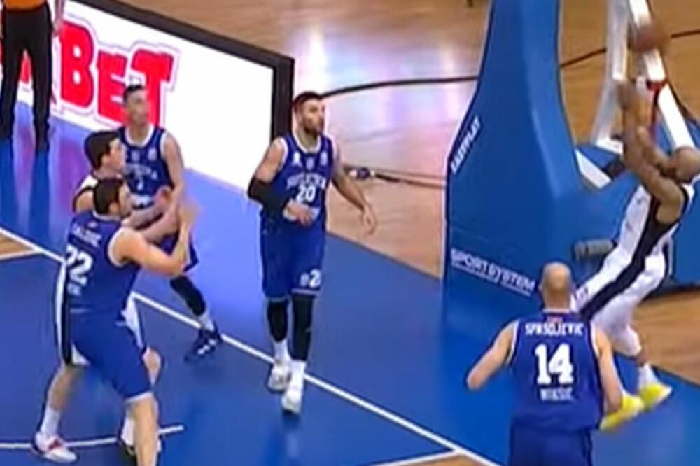 POGODIO ŠUT IZA TABLE! Neverovatan koš Amerikanca iz Zemuna (Video)