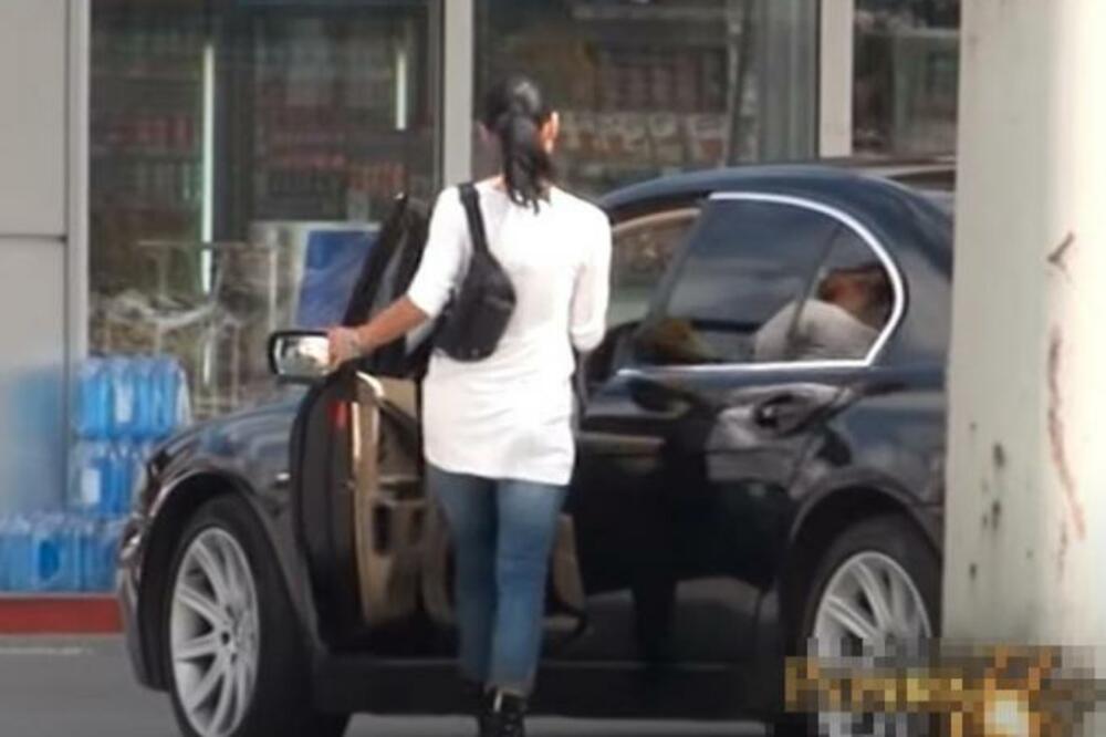 "MNOGO SAM PATILA, KRIŠOM SAM GA GLEDALA": Folkerka sina nije videla 10 godina,onda se desio JEDAN TELEFONSKI POZIV