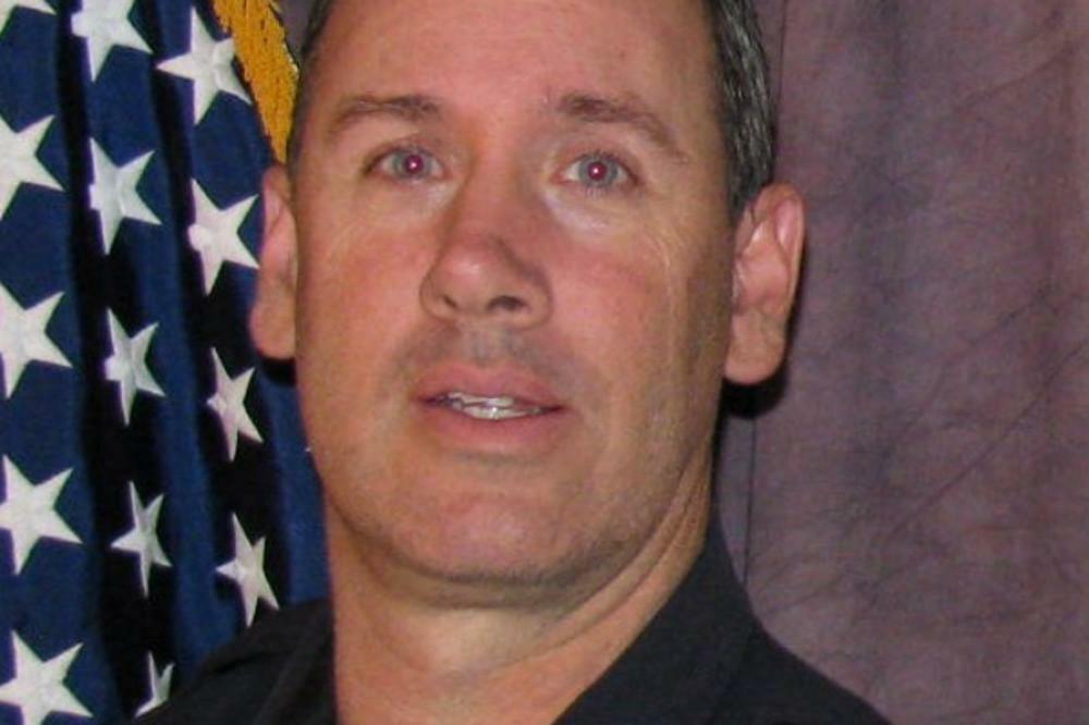 MEĐU UBIJENIMA U MASAKRU U KOLORADU I POLICAJAC: Otac SEDMORO dece, heroj koji je bio prvi na licu mesta! (FOTO)