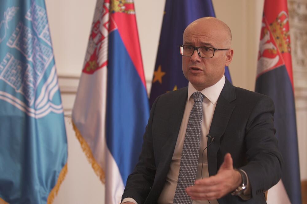 Vučević: Zadovoljstvo mi je da pozdravim vlasnike stanova i želim da im ta nova zgrada u Kisačkoj ulici bude dom