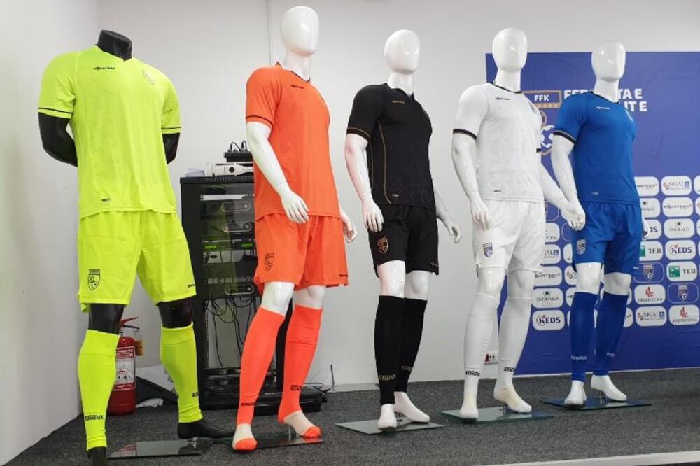 SELEKCIJA KOSOVA IMA NOVE DRESOVE I GRB: UEFA im zabranila stari...