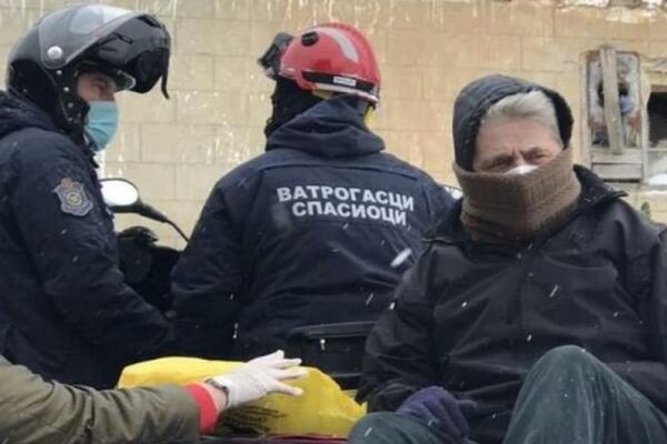 STIGLI HEROJI U ZAVEJANO SELO BLIZU VRANJA: Vatrogasci spasli ženu kojoj je bila neophodna lekarska pomoć! (FOTO)