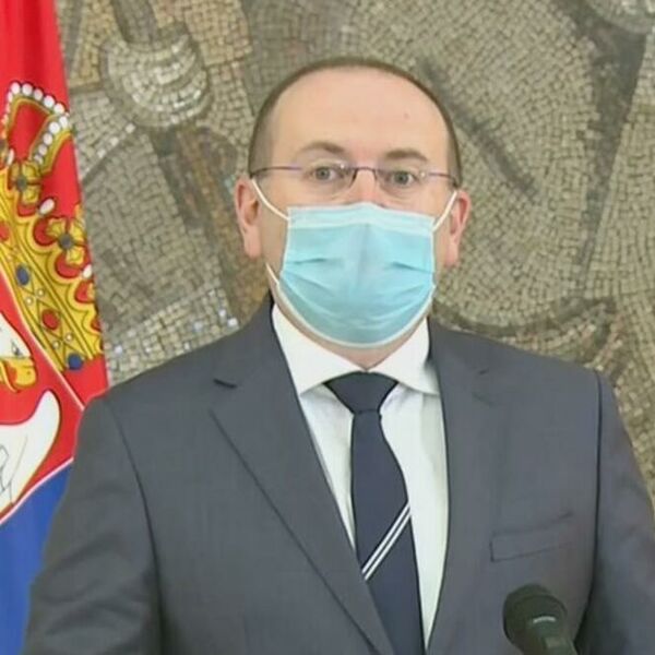GOJKOVIĆ: BROJNE STUDIJE SU JOŠ UVEK U TOKU, A MI IH SVE PRATIMO! Treća doza vakcine sve više na dnevnom redu