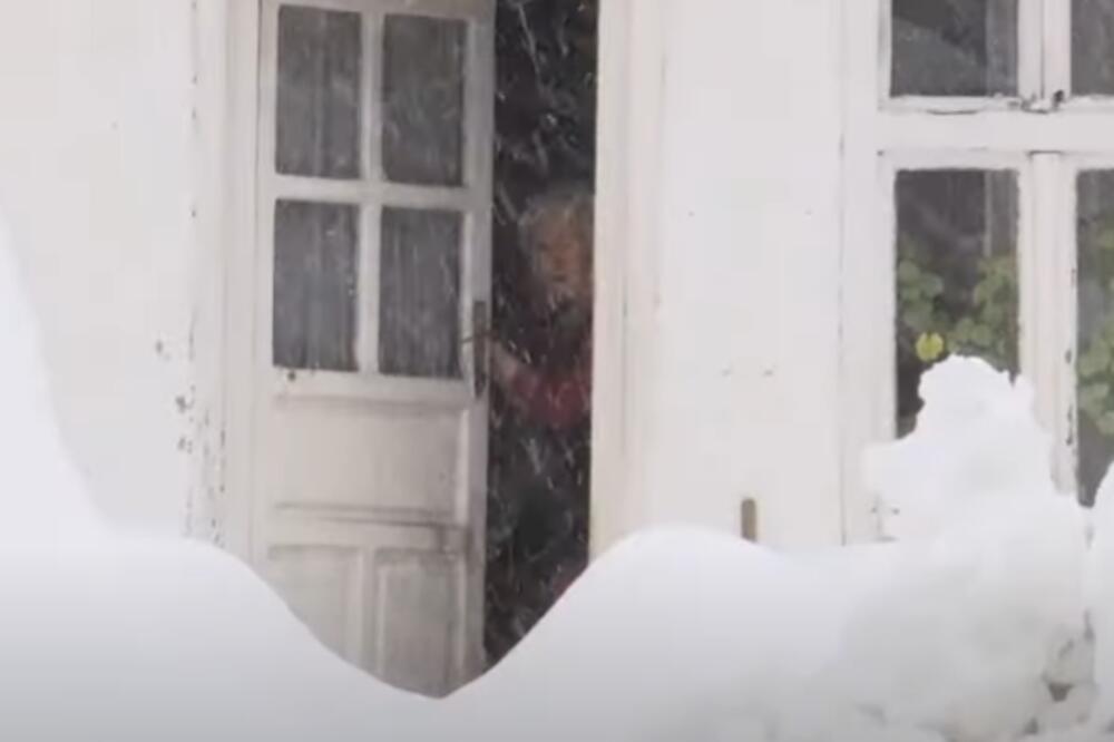 MEĐU ZAVEJANIMA SU I OBOLELI OD KORONE! Loša situacija u srpskim opštinama, SNEG PRAVI OGROMNE PROBLEME