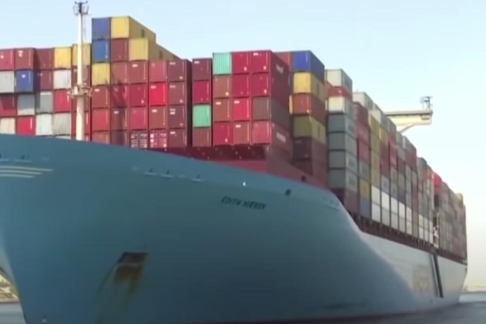U TOKU OPERACIJA DEBLOKADE SUECKOG KANALA: Brod težak više od 219.000 tona se nasukao! (VIDEO)