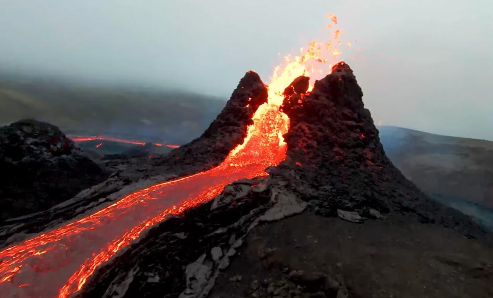 Etna ponovo divlja! Tokovi lave se spuštaju niz padine vulkana, PRIZOR OSTAVLJA BEZ TEKSTA (VIDEO)