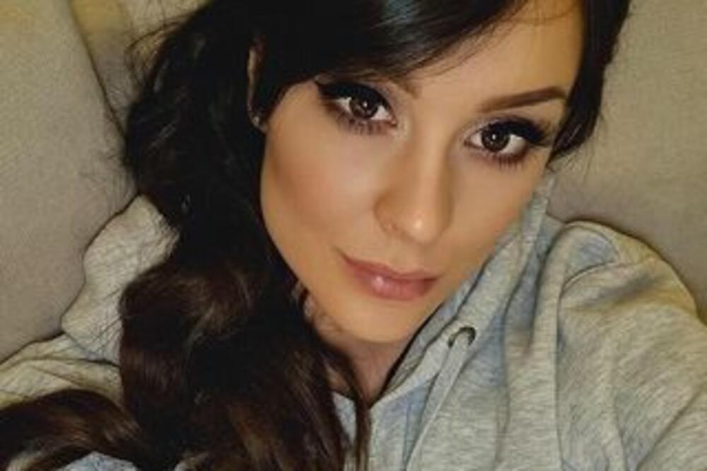 "PRONAŠLE SU LOKACIJU SNIMANJA I ČEKALE ME": Glumica progovorila o situaciji koja je zadesila, OSTALA BEZ TEKSTA!