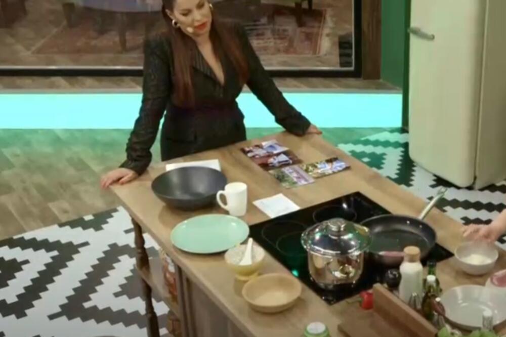 U EMISIJI "MAJKE I SNAJKE" NASTAO PRAVI SKANDAL: Seka Aleksić žestoko odbrusila Raši, svi se SMEJALI!