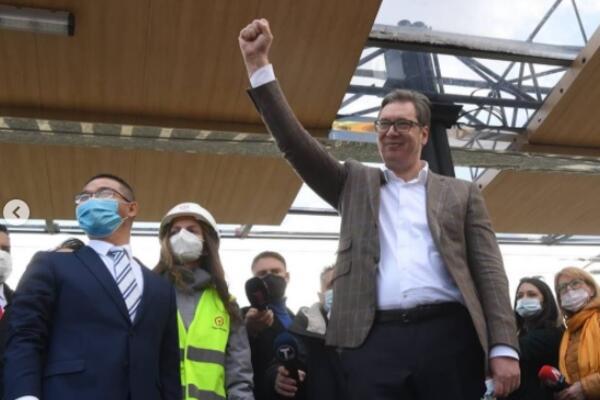 OD BEOGRADA DO NOVOG SADA ZA 1.000 DINARA I POLA SATA! Vučić: Stižu novi luksuzni vozovi, dabl dekeri! (VIDEO)