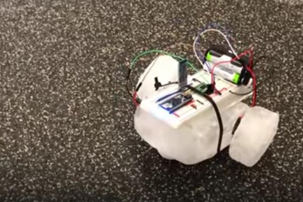 LEDENI ROBOT: SAMOG SEBE popravlja, samo mu je SVEMIR GRANICA! (FOTO)