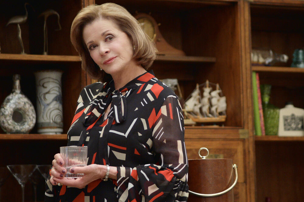 TRAGEDIJA, TEŠKE VESTI: Umrla je čuvena glumica, telo je pronađeno u njenom stanu