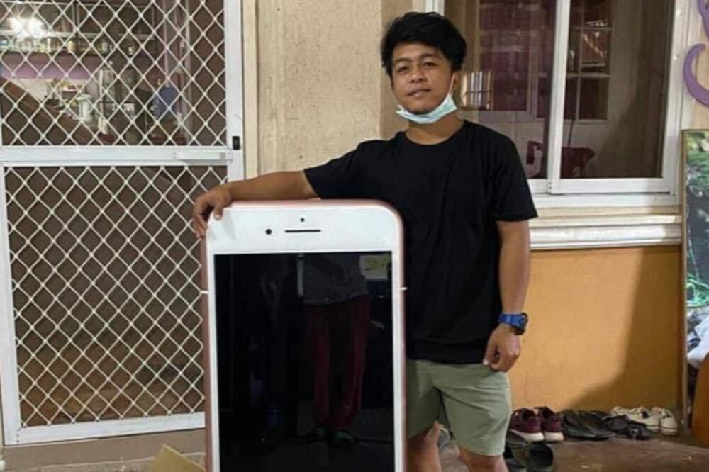 HIT! KUPIO JEFTINIJI AJFON PREKO INTERNETA: Čim je pošiljka stigla SHVATIO DA NEŠTO NIJE U REDU (FOTO)