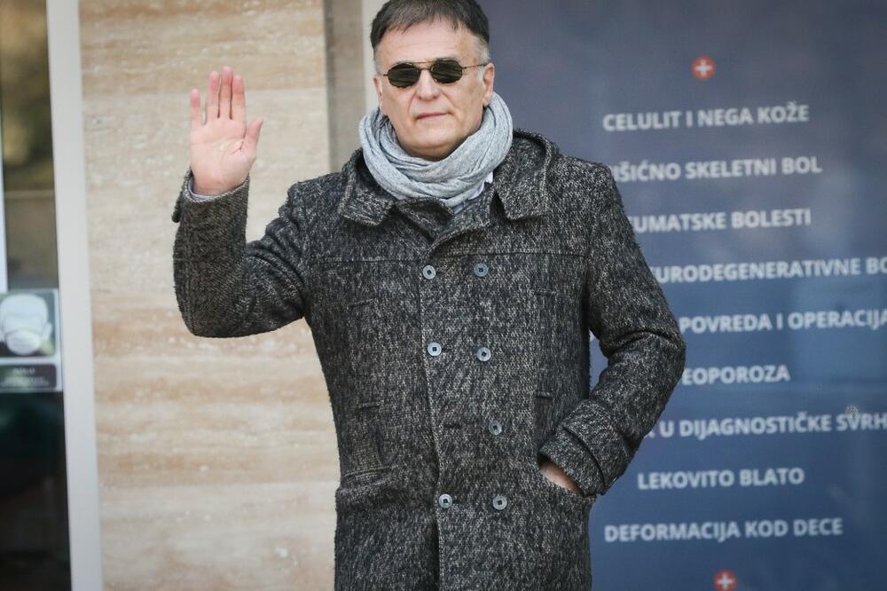 LEČIĆ IZAŠAO IZ STANA, IDE U POLICIJU! Svi su se pitali gde mu je auto...